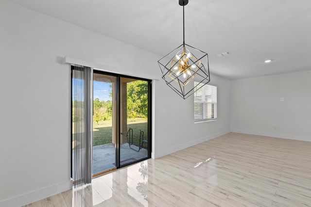 6455 NW Castlebrook Avenue, Port St Lucie, FL 34983