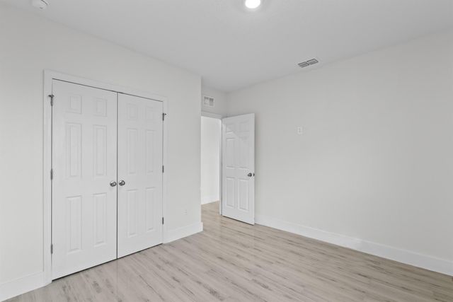 6455 NW Castlebrook Avenue, Port St Lucie, FL 34983