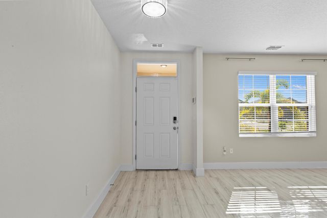 6455 NW Castlebrook Avenue, Port St Lucie, FL 34983