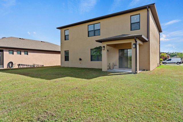 6455 NW Castlebrook Avenue, Port St Lucie, FL 34983