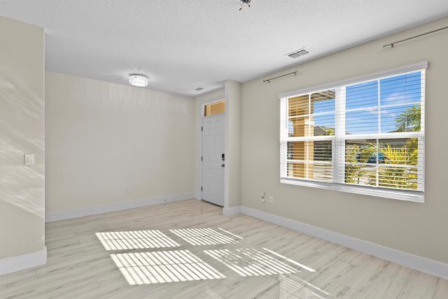 6455 NW Castlebrook Avenue, Port St Lucie, FL 34983