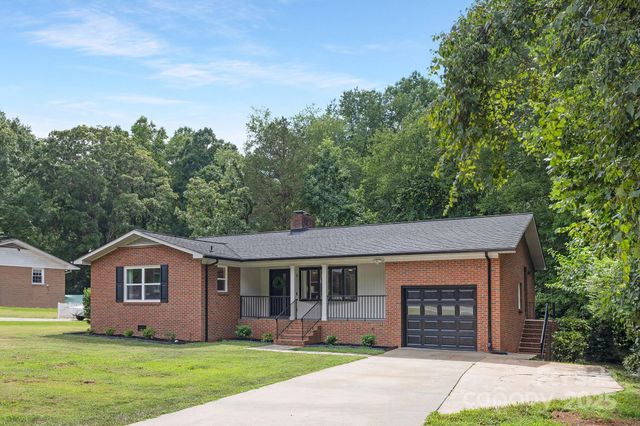 605 S Magnolia Street, Mooresville, NC 28115