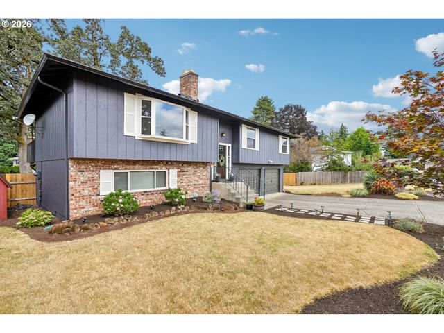 970 JOSEPHINE St, Oregon City, OR 97045