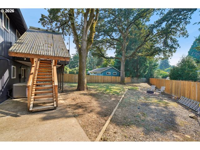 970 JOSEPHINE St, Oregon City, OR 97045
