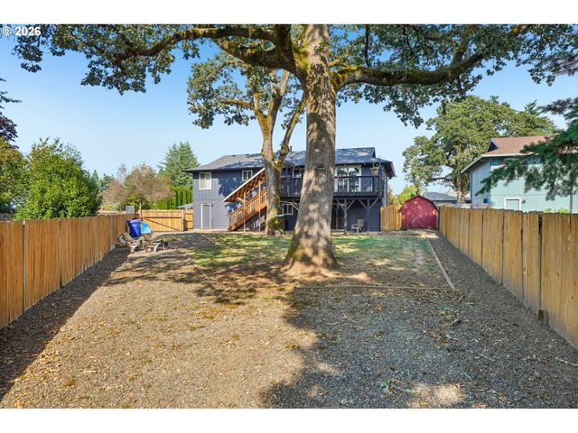 970 JOSEPHINE St, Oregon City, OR 97045