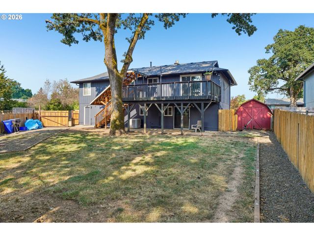 970 JOSEPHINE St, Oregon City, OR 97045