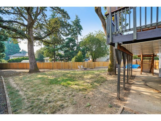 970 JOSEPHINE St, Oregon City, OR 97045