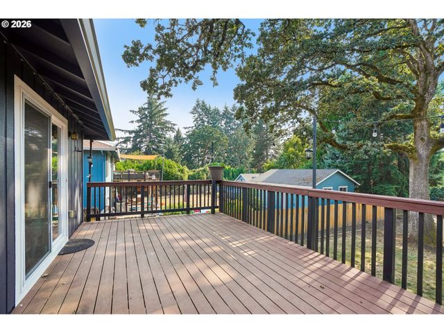 970 JOSEPHINE St, Oregon City, OR 97045