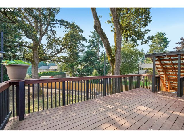 970 JOSEPHINE St, Oregon City, OR 97045