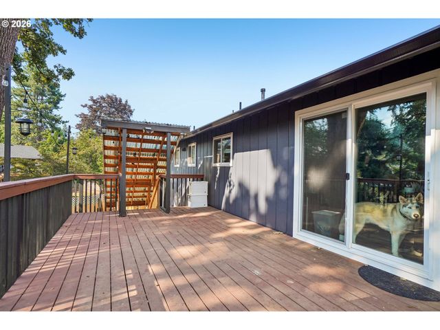 970 JOSEPHINE St, Oregon City, OR 97045