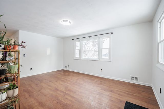 327 Estall Road, Greece, NY 14616