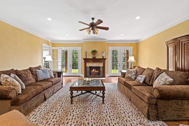 1360 E Main, Henderson, TX 75652