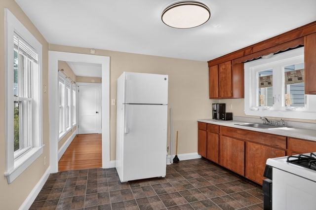 24 Fletcher 2, Lexington, MA 02420