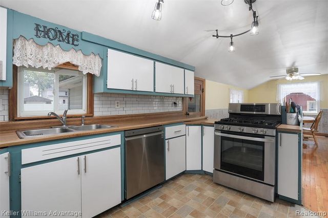 2931 4th Street, Trenton, MI 48183