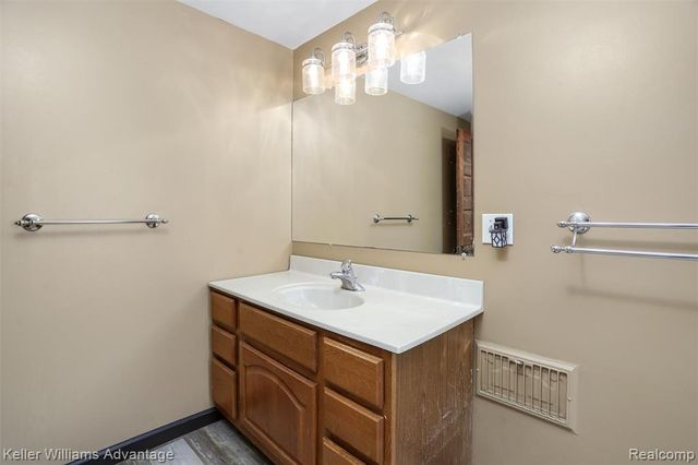 2931 4th Street, Trenton, MI 48183