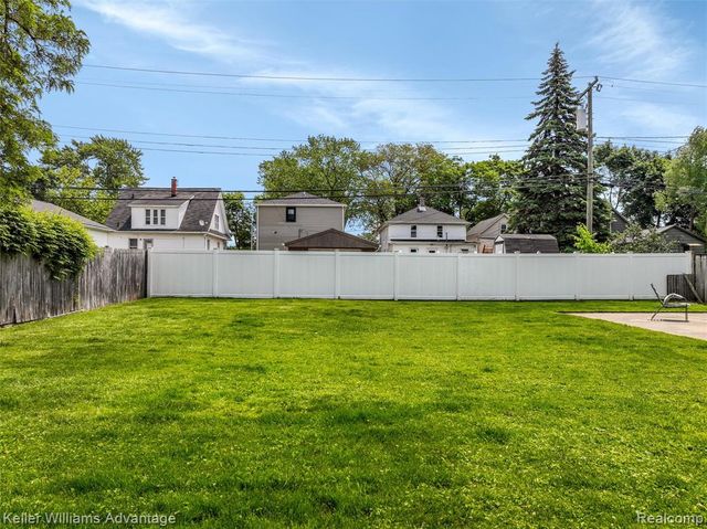 2931 4th Street, Trenton, MI 48183