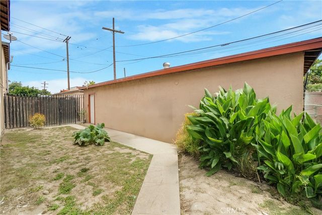 904 S Bullis Road, Compton, CA 90221