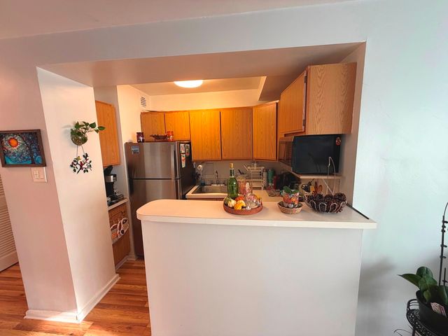 2909 N SHERIDAN Road 1801, Chicago, IL 60657