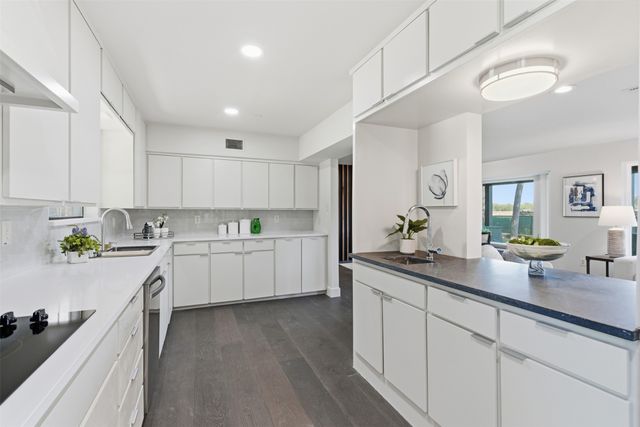 401 Rocky Canyon Court, Arlington, TX 76011