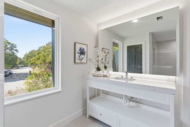 401 Rocky Canyon Court, Arlington, TX 76011