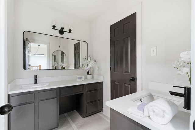 401 Rocky Canyon Court, Arlington, TX 76011