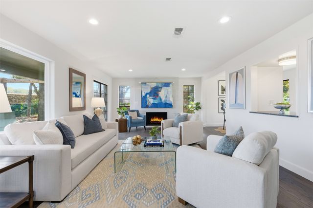401 Rocky Canyon Court, Arlington, TX 76011
