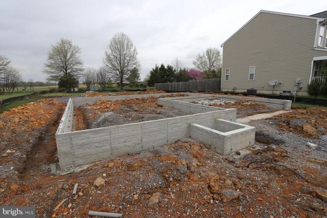 27 FLAGSTAFF CIRCLE, Martinsburg, WV 25405