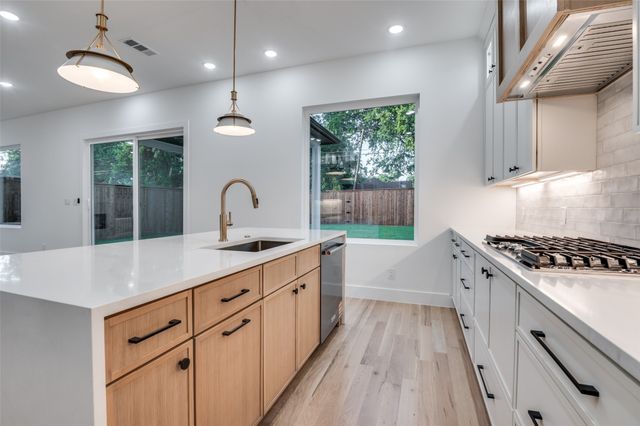 514 S Glasgow Drive, Dallas, TX 75223