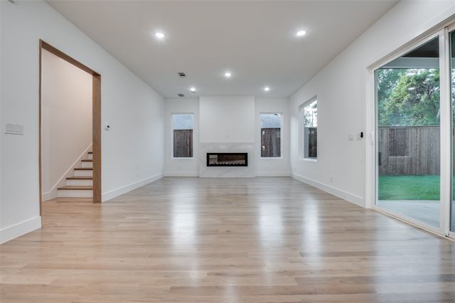 514 S Glasgow Drive, Dallas, TX 75223