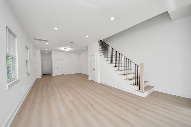 8601 Amadwe Street B, Houston, TX 77051