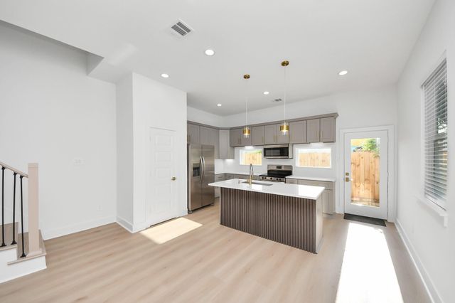 8601 Amadwe Street B, Houston, TX 77051