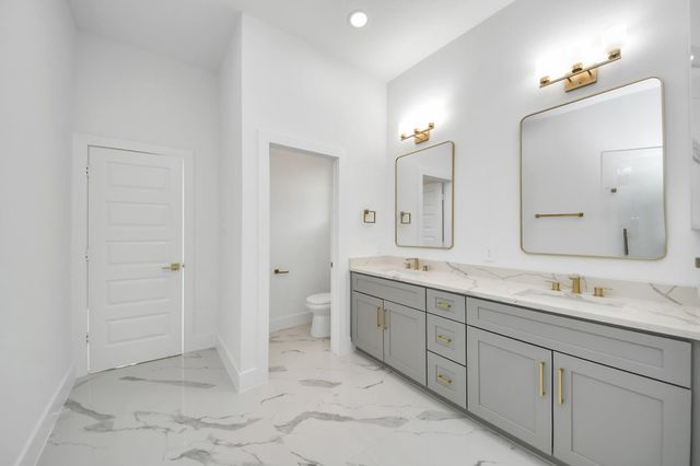 8601 Amadwe Street B, Houston, TX 77051