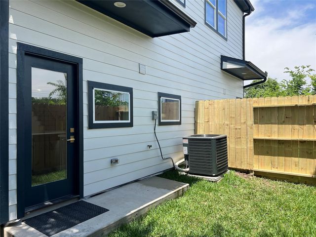 8601 Amadwe Street B, Houston, TX 77051