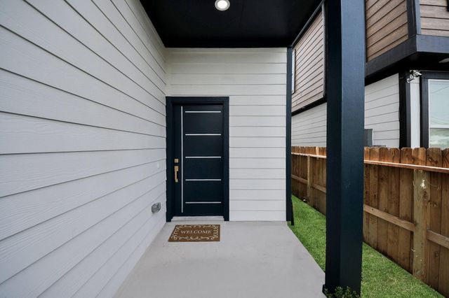 8601 Amadwe Street B, Houston, TX 77051