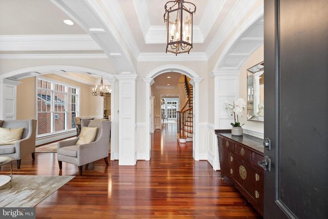 6817 STOCKWELL MANOR DR, Falls Church, VA 22043