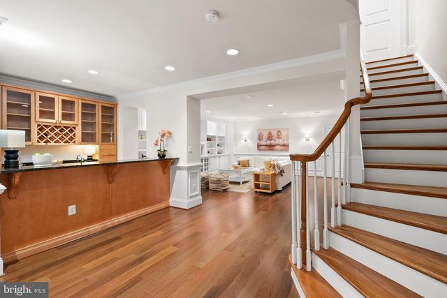 6817 STOCKWELL MANOR DR, Falls Church, VA 22043