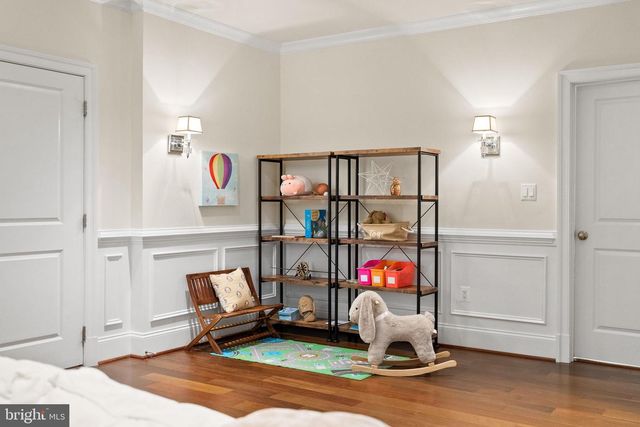 6817 STOCKWELL MANOR DR, Falls Church, VA 22043