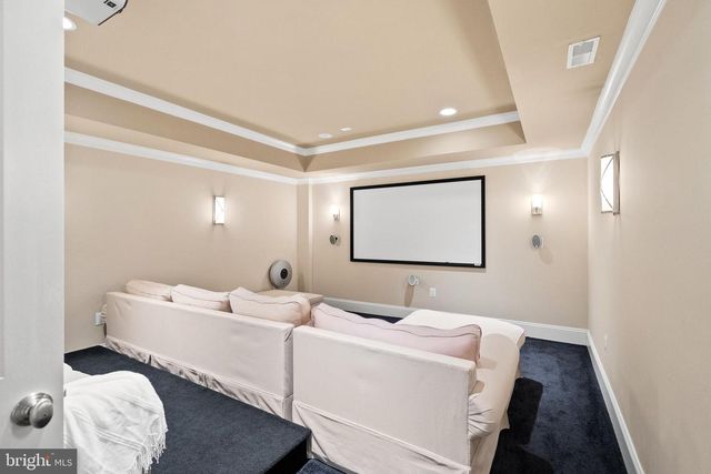 6817 STOCKWELL MANOR DR, Falls Church, VA 22043