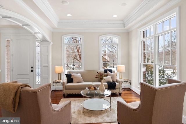 6817 STOCKWELL MANOR DR, Falls Church, VA 22043