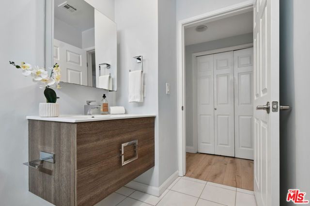 4301 Fulton Avenue 106, Los Angeles, CA 91423
