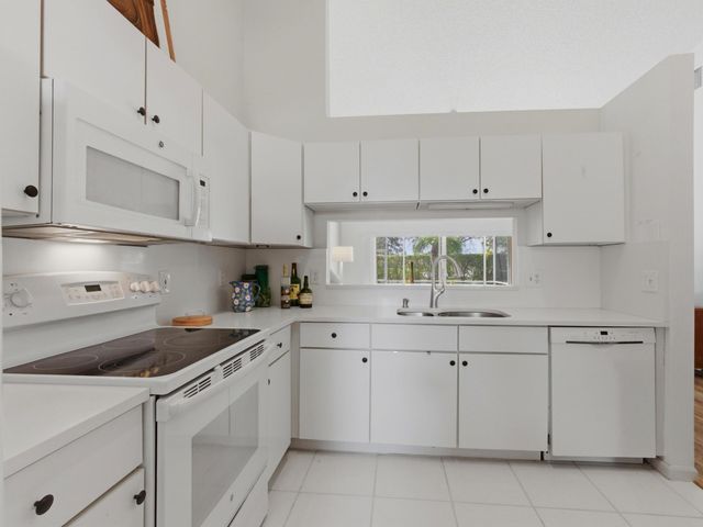 6367 Long Key Lane, Boynton Beach, FL 33472