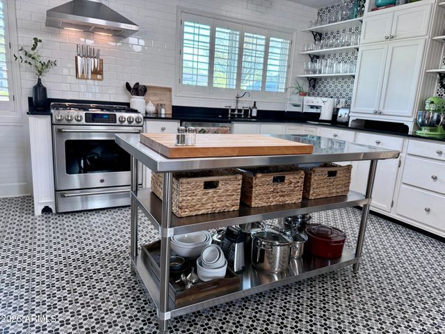 3201 E COLTER Street, Phoenix, AZ 85018