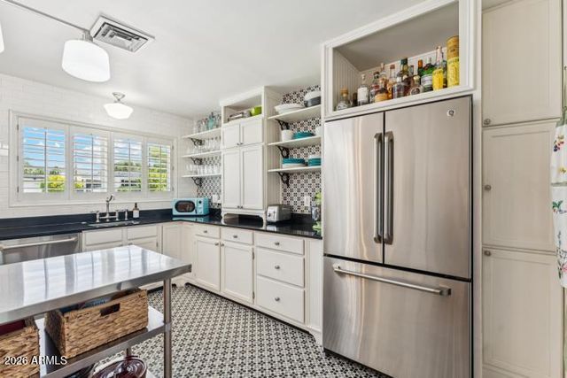 3201 E COLTER Street, Phoenix, AZ 85018