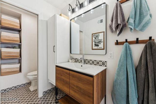 3201 E COLTER Street, Phoenix, AZ 85018