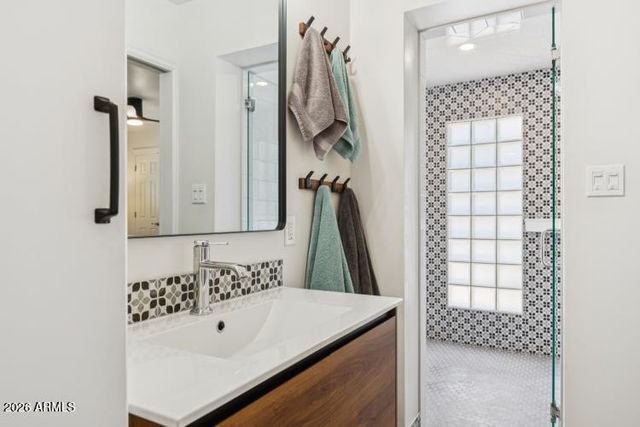 3201 E COLTER Street, Phoenix, AZ 85018