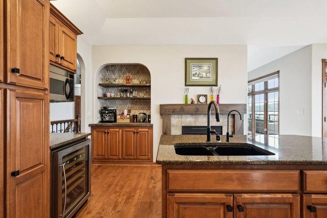 N4985 Arrowhead TRAIL, Juneau, WI 53039