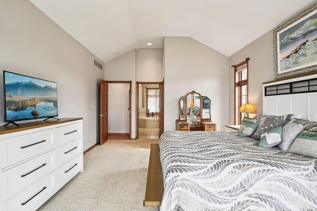 N4985 Arrowhead TRAIL, Juneau, WI 53039