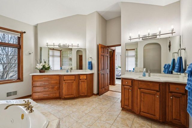 N4985 Arrowhead TRAIL, Juneau, WI 53039