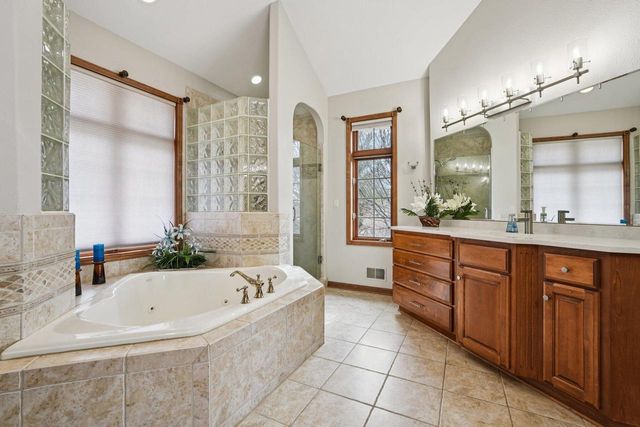 N4985 Arrowhead TRAIL, Juneau, WI 53039