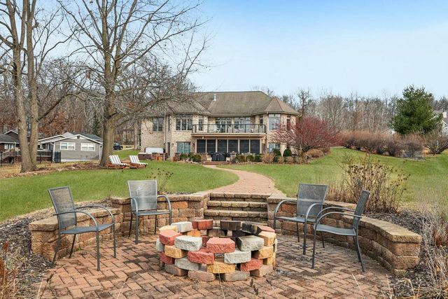 N4985 Arrowhead TRAIL, Juneau, WI 53039